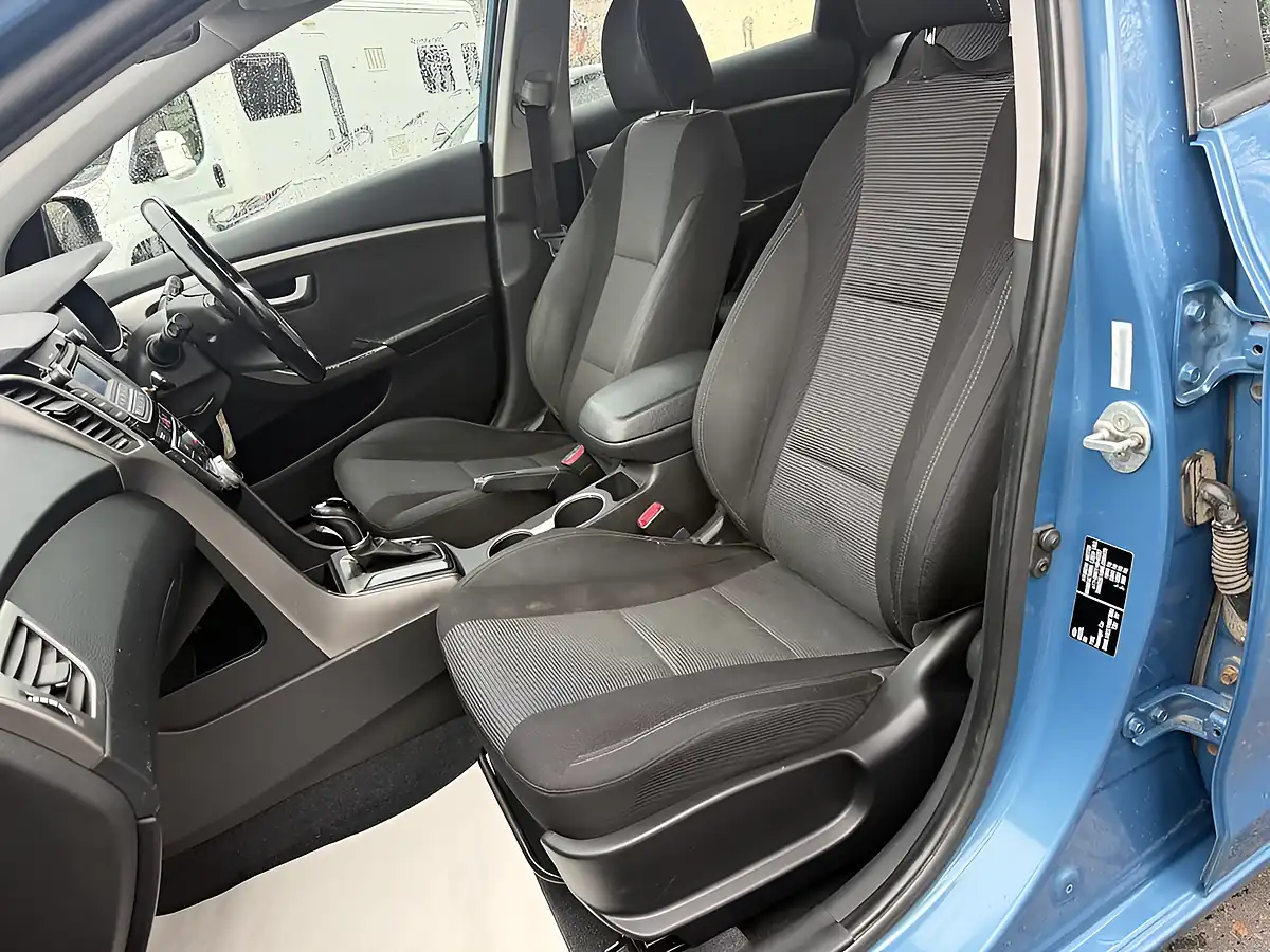 Used 2014 Hyundai i30 Active Blue - Interior and Exterior details 12