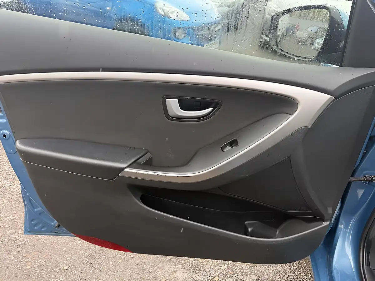 Used 2014 Hyundai i30 Active Blue - Interior and Exterior details 13