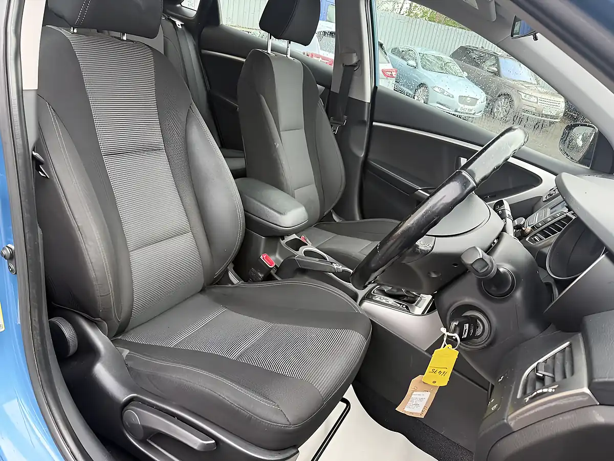 Used 2014 Hyundai i30 Active Blue - Interior and Exterior details 19