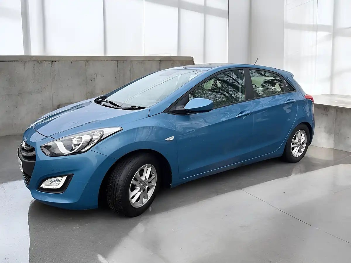Used 2014 Hyundai i30 Active Blue - Interior and Exterior details 3