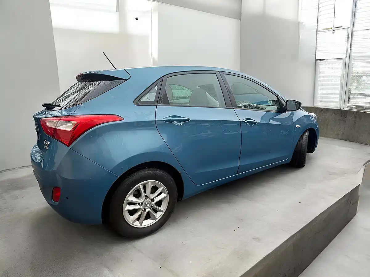 Used 2014 Hyundai i30 Active Blue - Interior and Exterior details 4