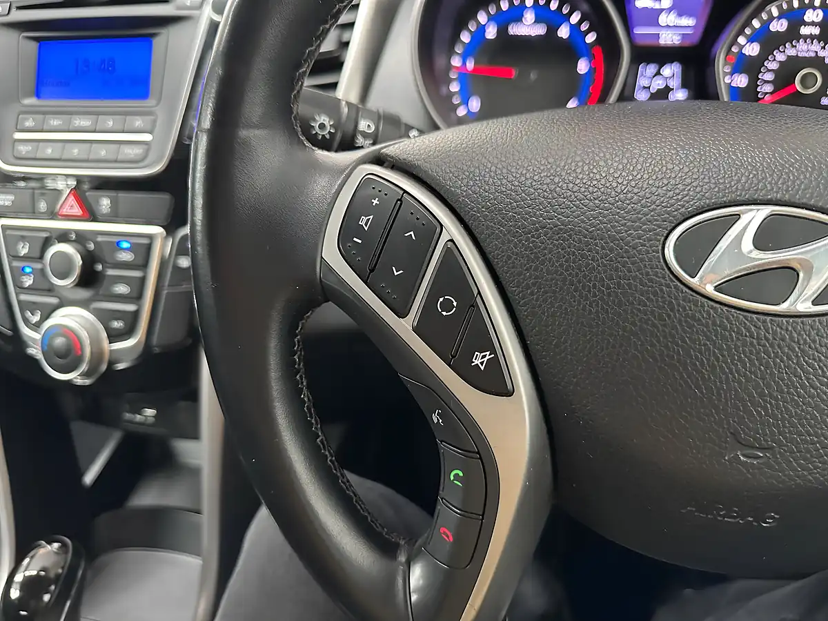 Used 2014 Hyundai I30 Active Creamy White - Interior and Exterior details 14