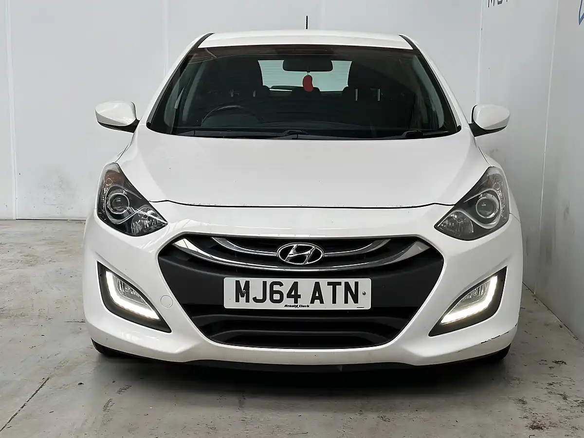 Used 2014 Hyundai I30 Active Creamy White - Interior and Exterior details 2