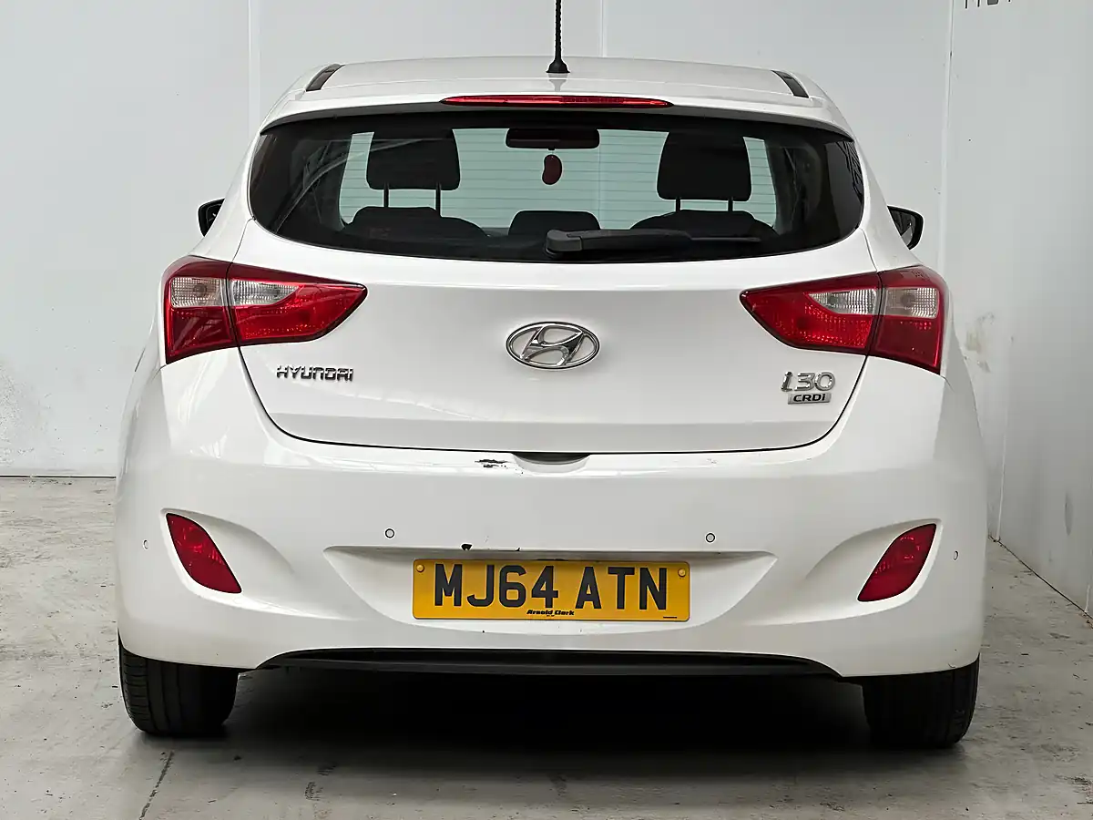 Used 2014 Hyundai I30 Active Creamy White - Interior and Exterior details 5