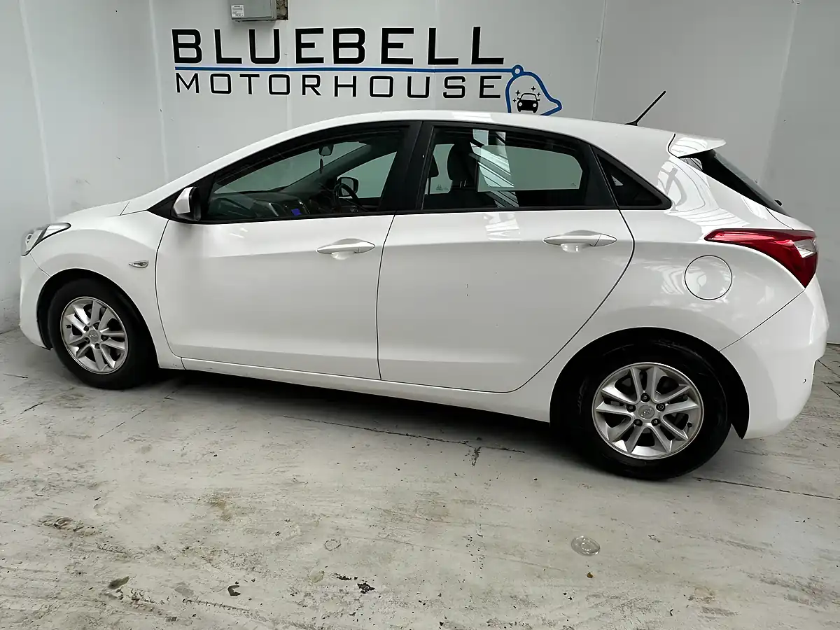 Used 2014 Hyundai I30 Active Creamy White - Interior and Exterior details 6
