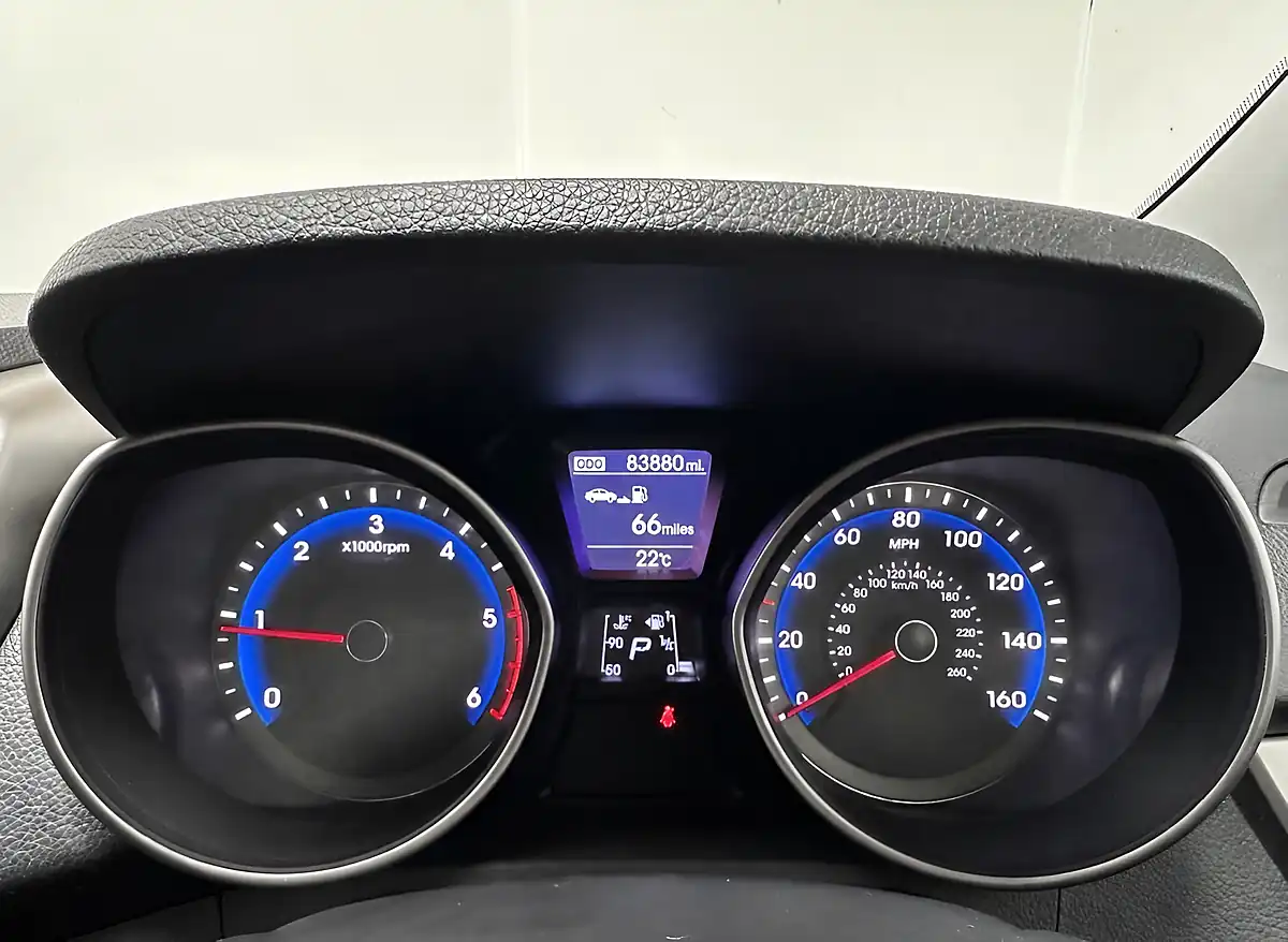 Used 2014 Hyundai I30 Active Creamy White - Interior and Exterior details 9