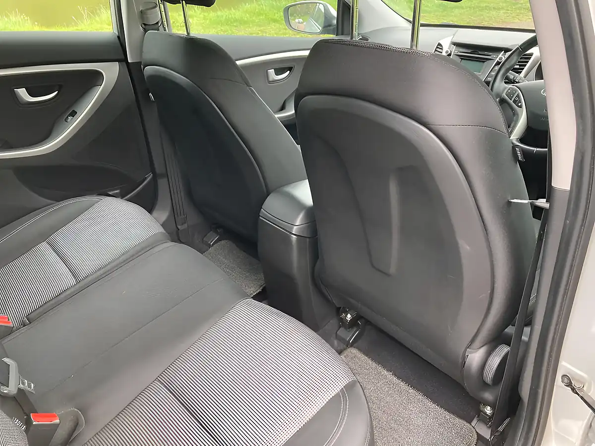 Used 2014 Hyundai I30 Active Silver - Interior and Exterior details 12