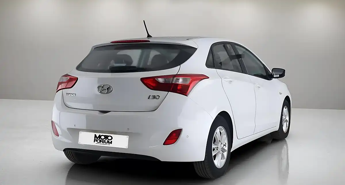 Used 2014 Hyundai I30 Active White - Interior and Exterior details 16