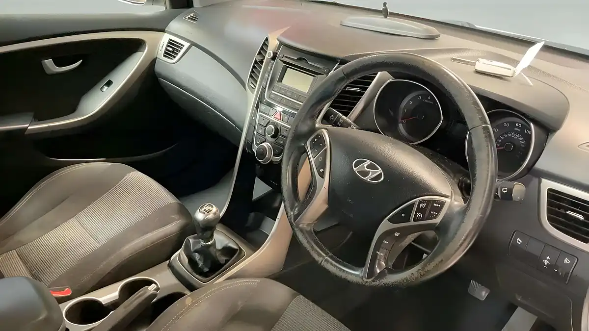 Used 2014 Hyundai I30 Active White - Interior and Exterior details 6