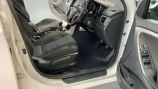 Used 2014 Hyundai I30 Active White - Interior and Exterior details 7