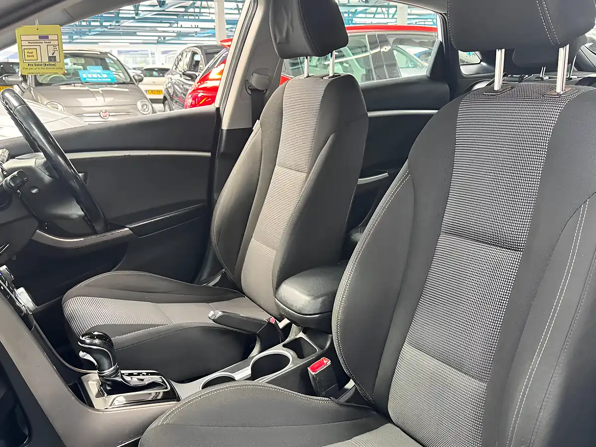 Used 2014 Hyundai i30 Active White - Interior and Exterior details 19