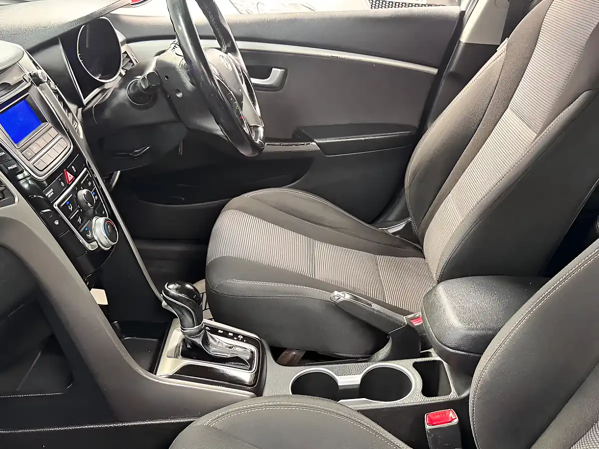 Used 2014 Hyundai i30 Active White - Interior and Exterior details 20