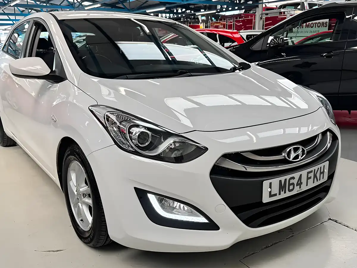 Used 2014 Hyundai i30 Active White - Interior and Exterior details 5