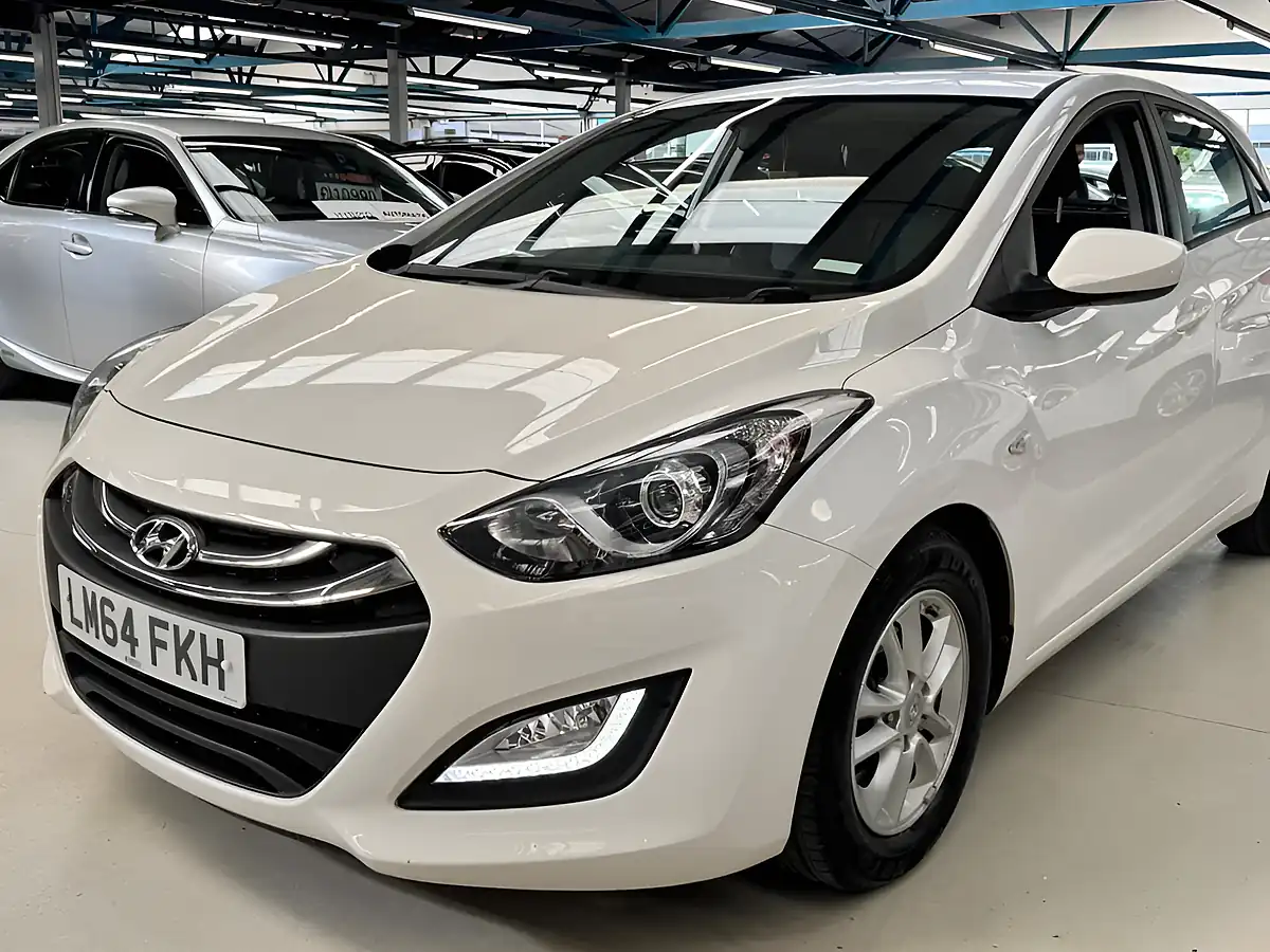 Used 2014 Hyundai i30 Active White - Interior and Exterior details 7
