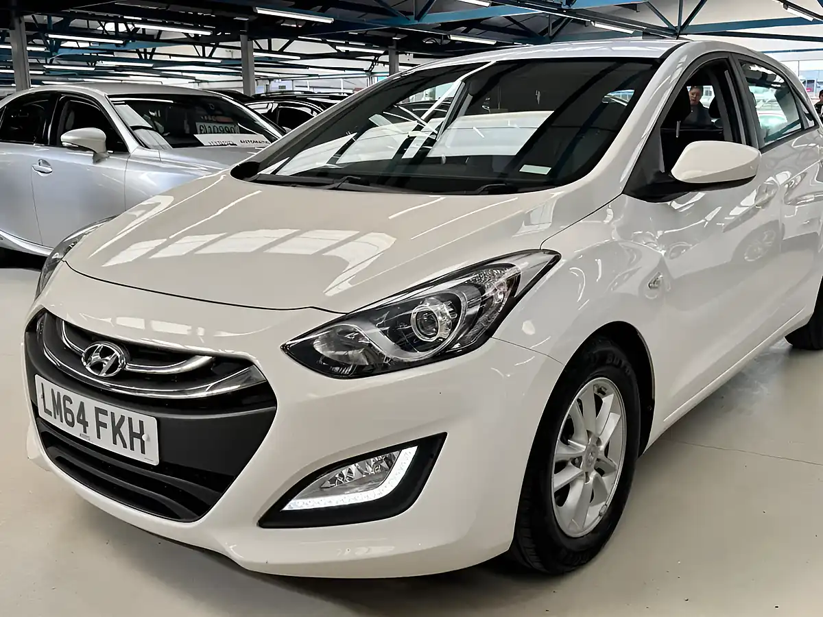Used 2014 Hyundai i30 Active White - Interior and Exterior details 8