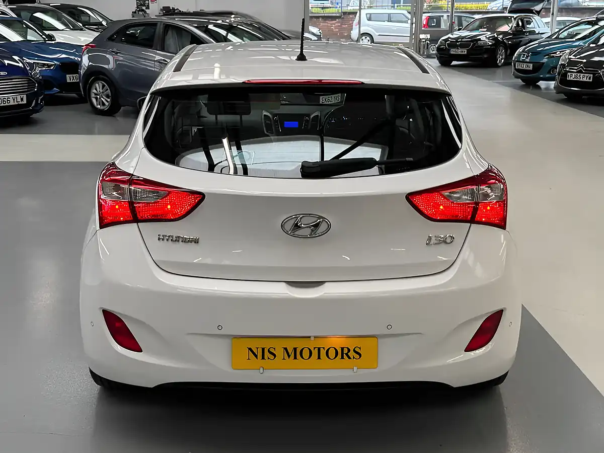 Used 2014 Hyundai i30 Active White - Interior and Exterior details 10