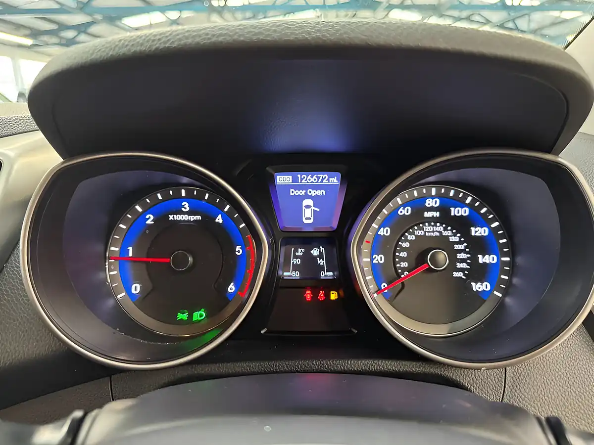 Used 2014 Hyundai i30 Active White - Interior and Exterior details 12