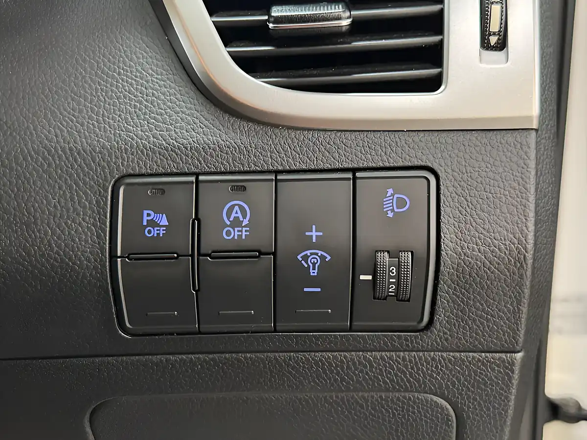 Used 2014 Hyundai i30 Active White - Interior and Exterior details 13