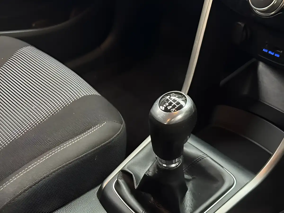 Used 2014 Hyundai i30 Active White - Interior and Exterior details 14