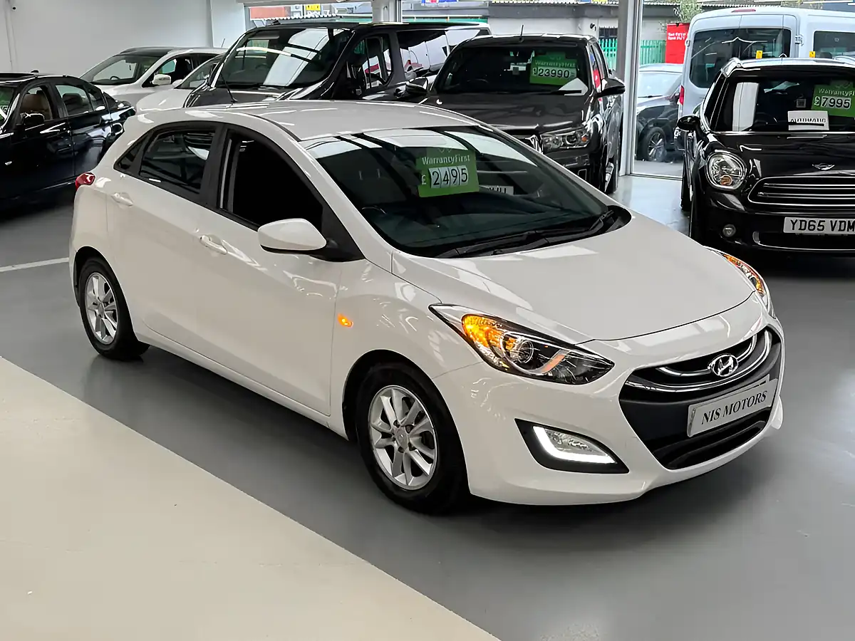 Used 2014 Hyundai i30 Active White - Interior and Exterior details 17