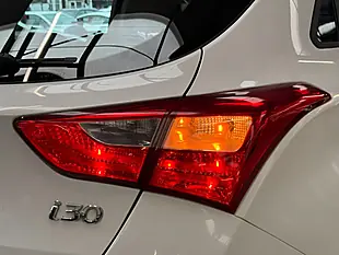 Used 2014 Hyundai i30 Active White - Interior and Exterior details 19