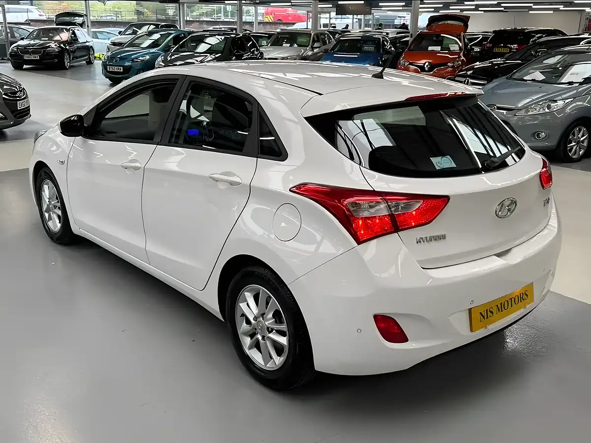 Used 2014 Hyundai i30 Active White - Interior and Exterior details 2