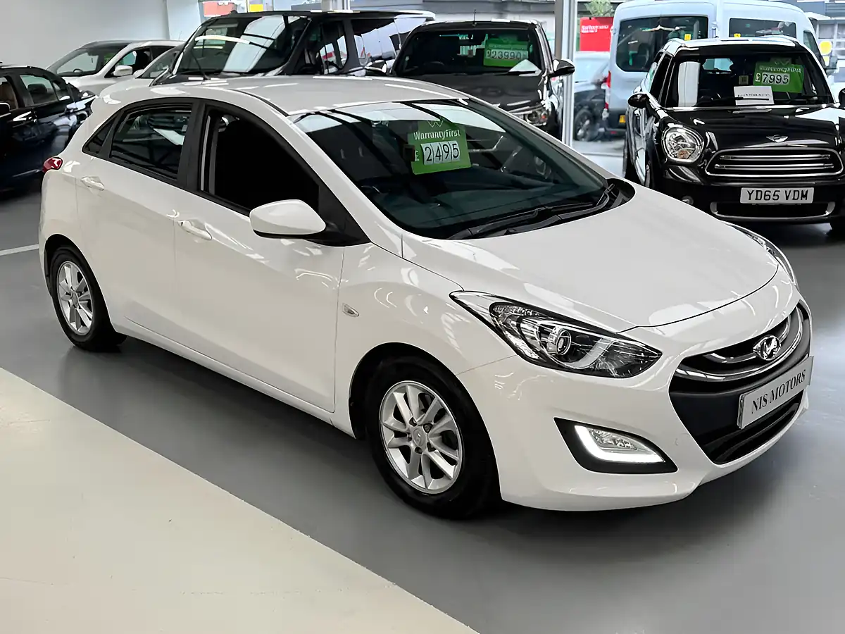 Used 2014 Hyundai i30 Active White - Interior and Exterior details 4