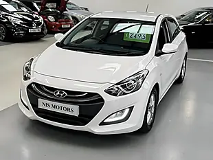 Used 2014 Hyundai i30 Active White - Interior and Exterior details 8