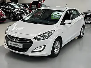 Used 2014 Hyundai i30 Active White - Interior and Exterior details 9