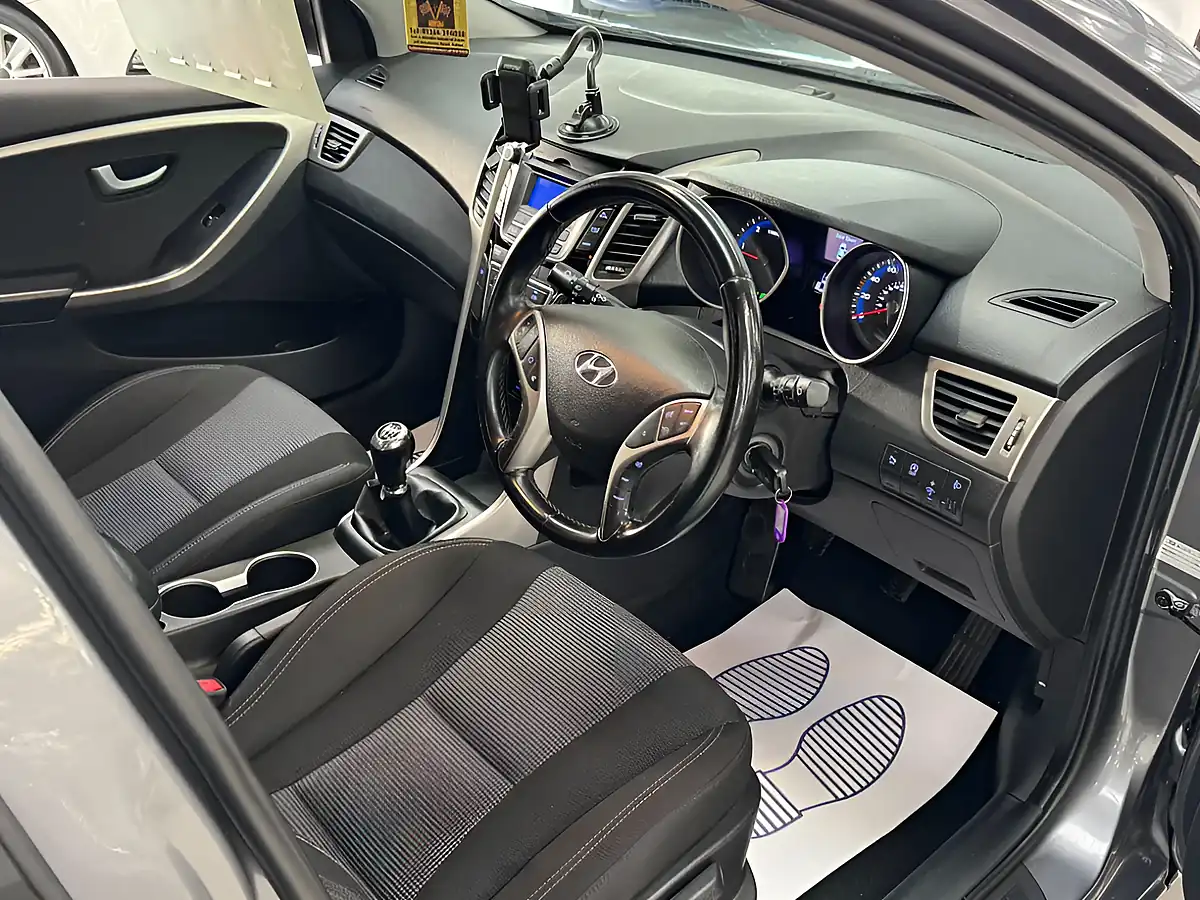 Used 2014 Hyundai i30 Blue Drive Active Grey - Interior and Exterior details 3