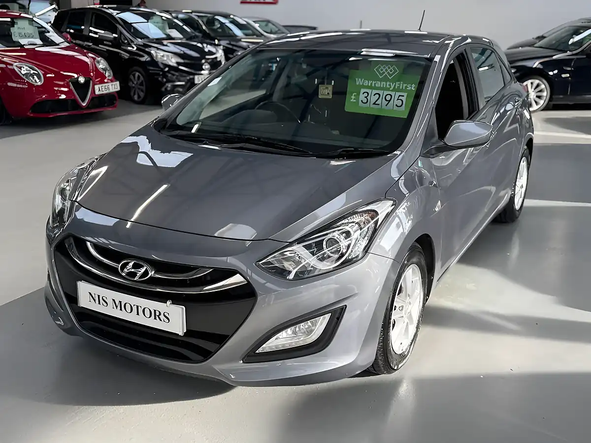 Used 2014 Hyundai i30 Blue Drive Active Grey - Interior and Exterior details 8