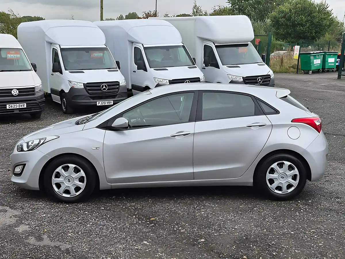 Used 2014 Hyundai I30 Blue Drive Classic Silver - Interior and Exterior details 4