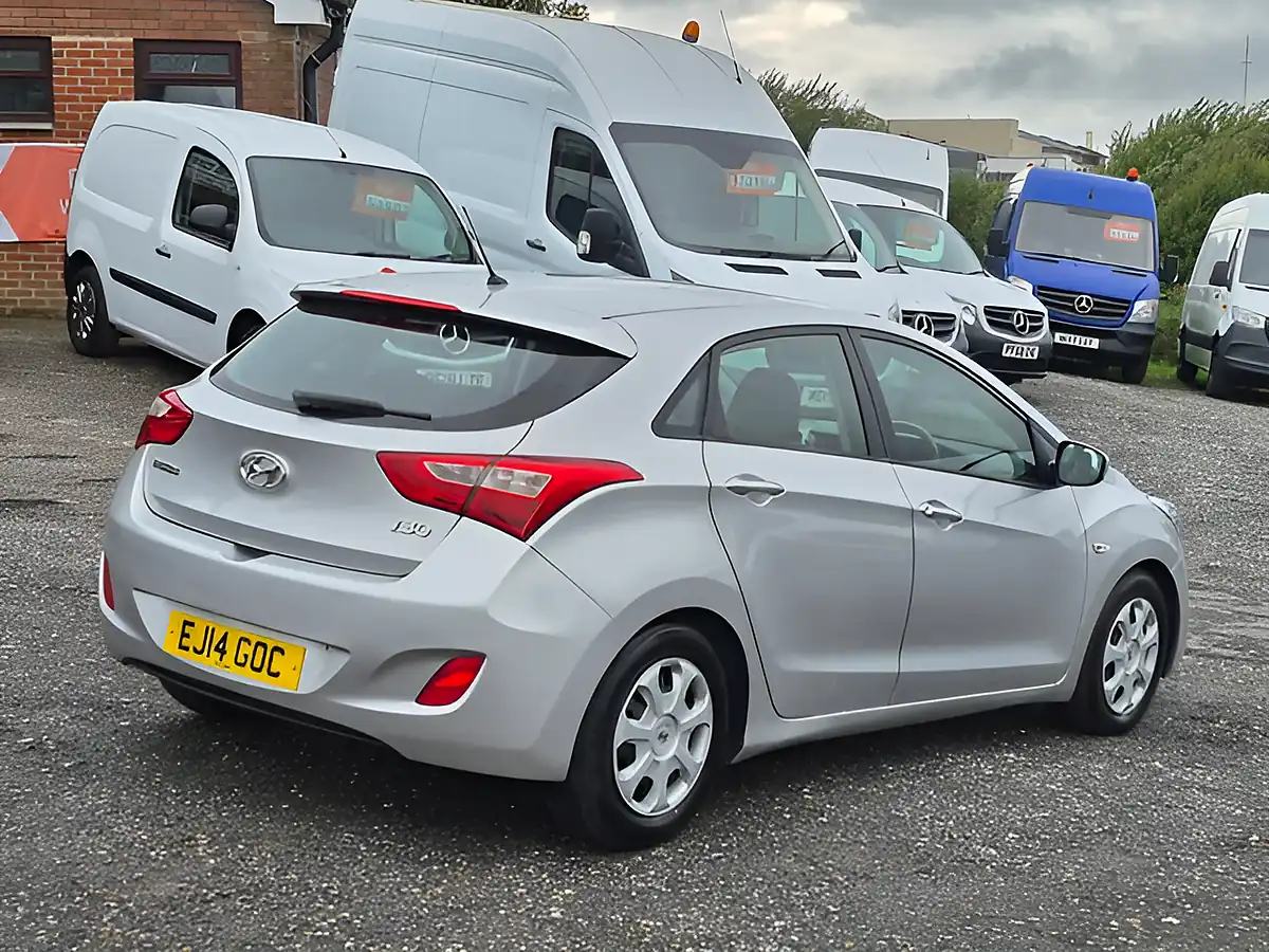 Used 2014 Hyundai I30 Blue Drive Classic Silver - Interior and Exterior details 6