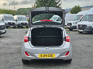 Used 2014 Hyundai I30 Blue Drive Classic Silver - Interior and Exterior details 8