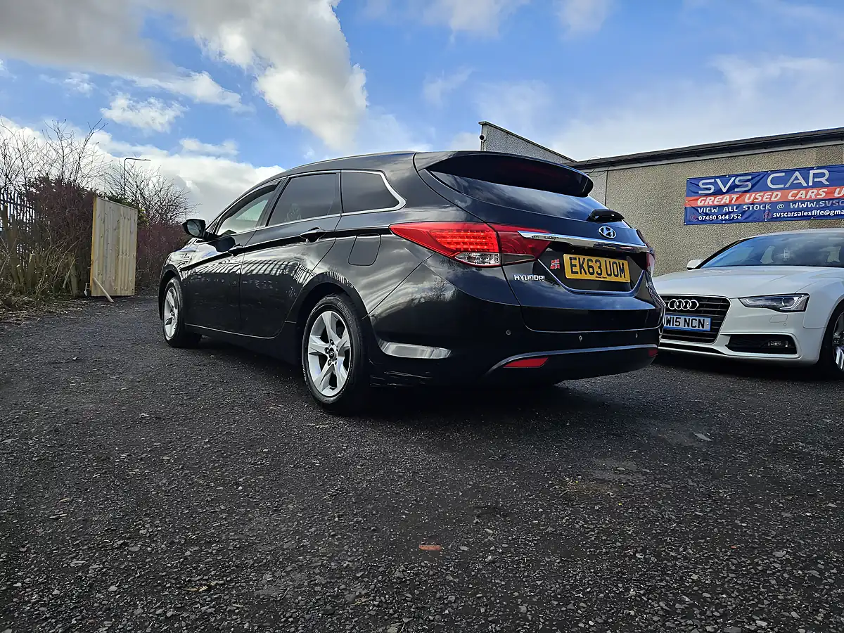 Used 2014 Hyundai I40 Blue Drive Style Black - Interior and Exterior details 10