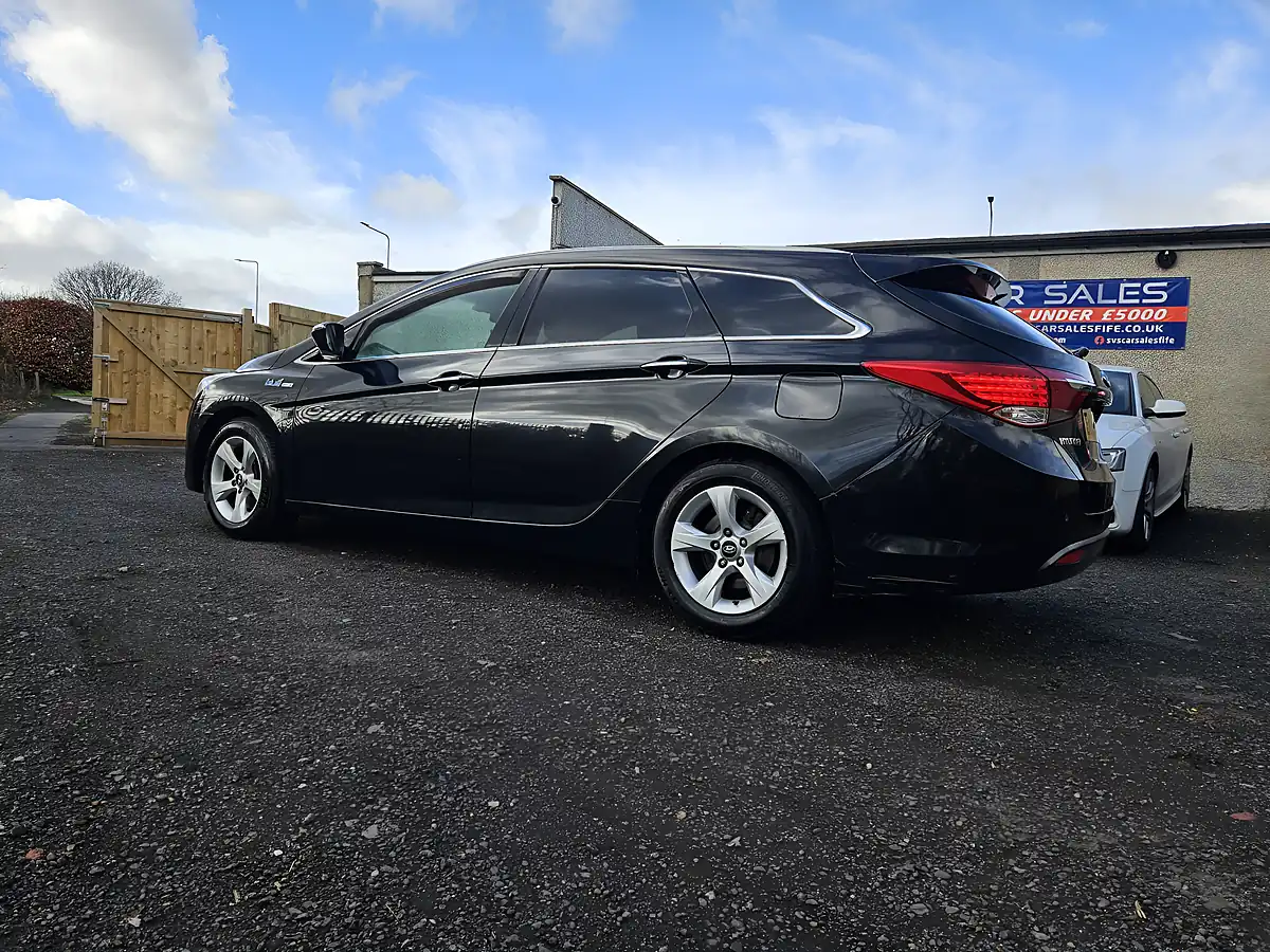 Used 2014 Hyundai I40 Blue Drive Style Black - Interior and Exterior details 11