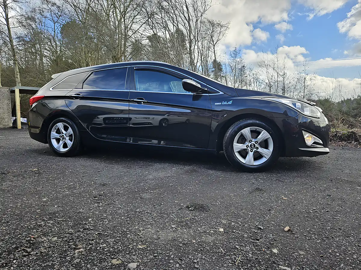 Used 2014 Hyundai I40 Blue Drive Style Black - Interior and Exterior details 3