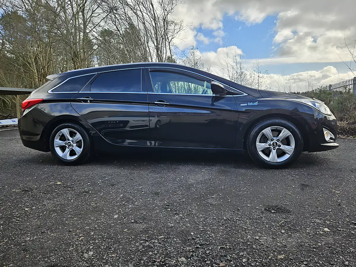 Used 2014 Hyundai I40 Blue Drive Style Black - Interior and Exterior details 7