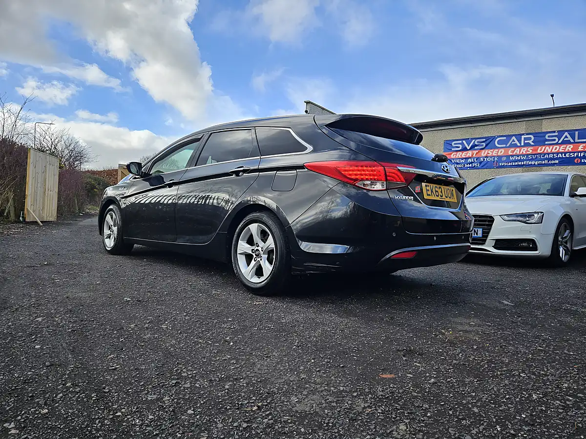 Used 2014 Hyundai I40 Blue Drive Style Black - Interior and Exterior details 9