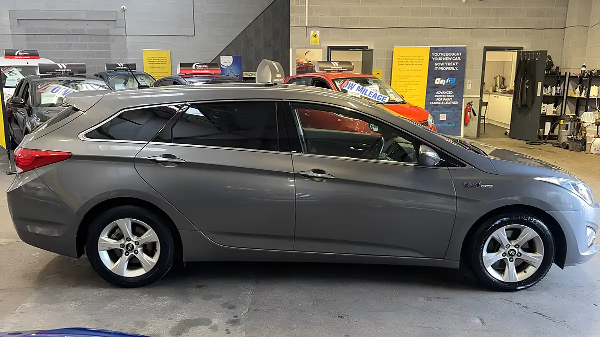 Used 2014 Hyundai I40 Style Silver - Interior and Exterior details 8