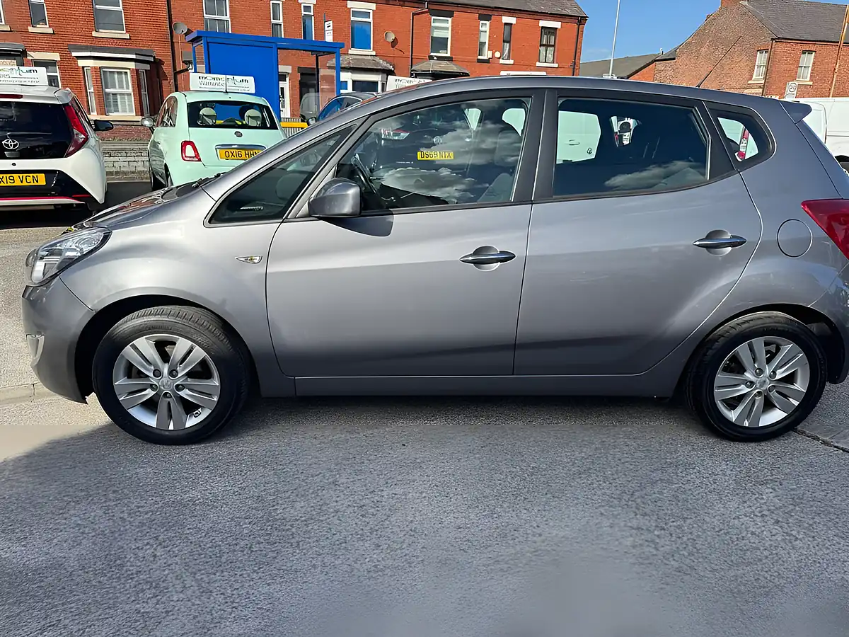 Used 2014 Hyundai Ix20 Active Grey - Interior and Exterior details 3