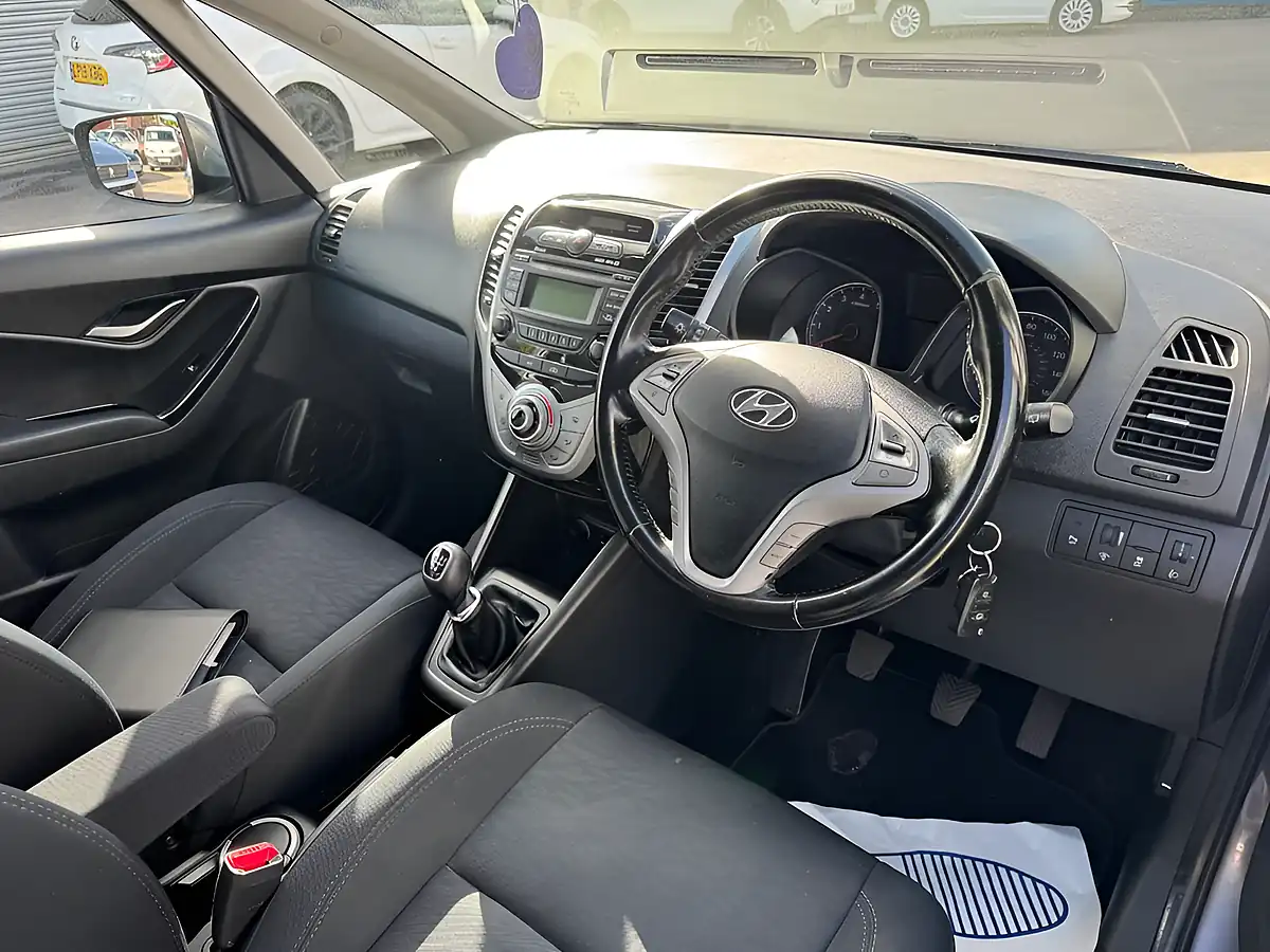 Used 2014 Hyundai Ix20 Active Grey - Interior and Exterior details 9