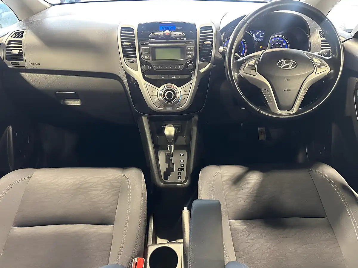 Used 2014 Hyundai ix20 Active White - Interior and Exterior details 10