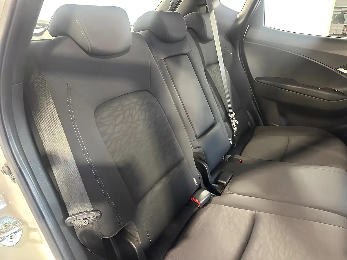 Used 2014 Hyundai ix20 Active White - Interior and Exterior details 13