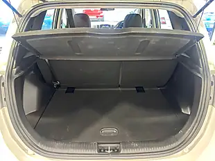 Used 2014 Hyundai ix20 Active White - Interior and Exterior details 14