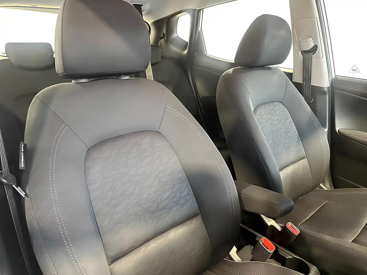 Used 2014 Hyundai ix20 Active White - Interior and Exterior details 15