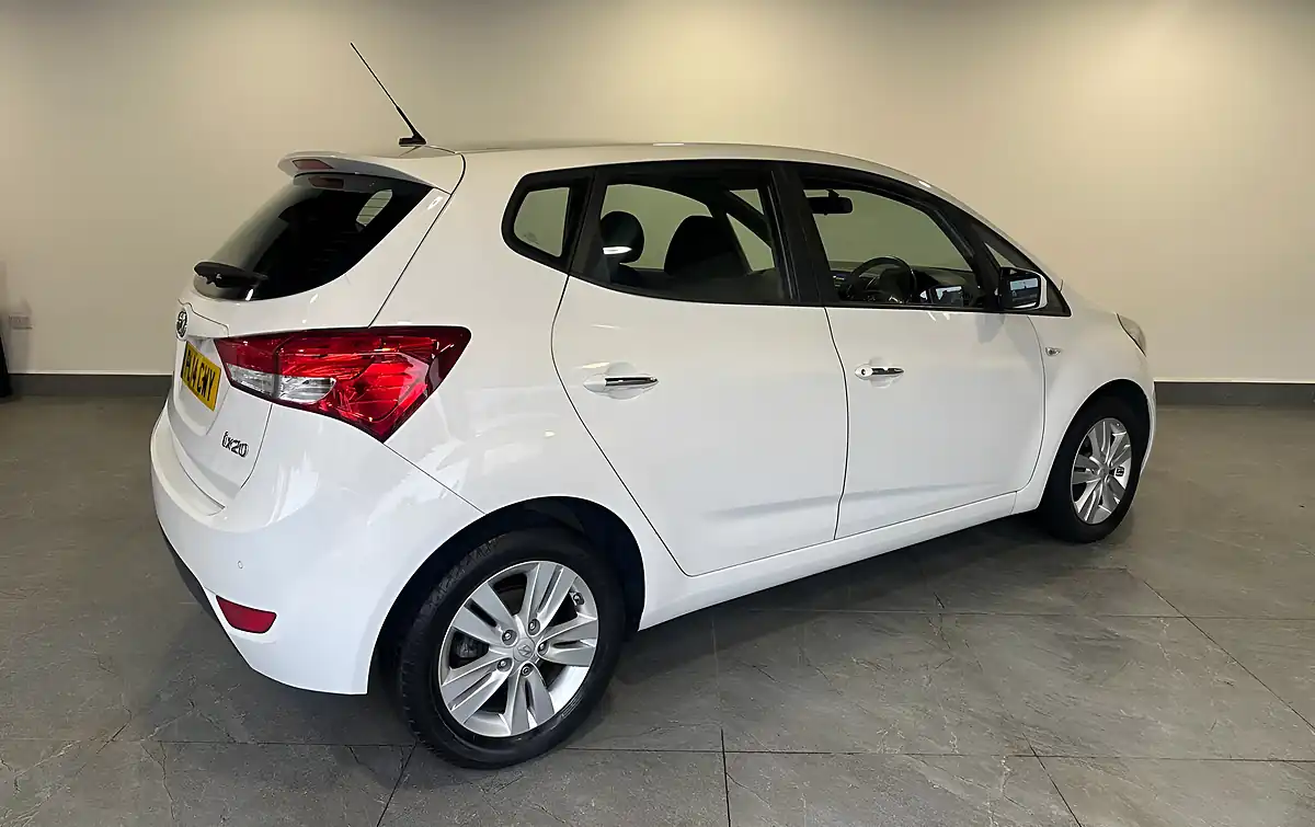 Used 2014 Hyundai ix20 Active White - Interior and Exterior details 3