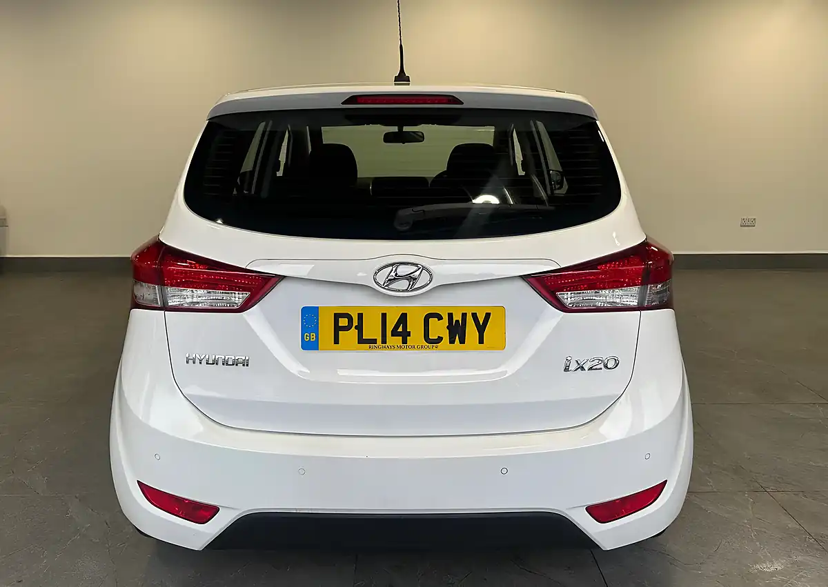 Used 2014 Hyundai ix20 Active White - Interior and Exterior details 4
