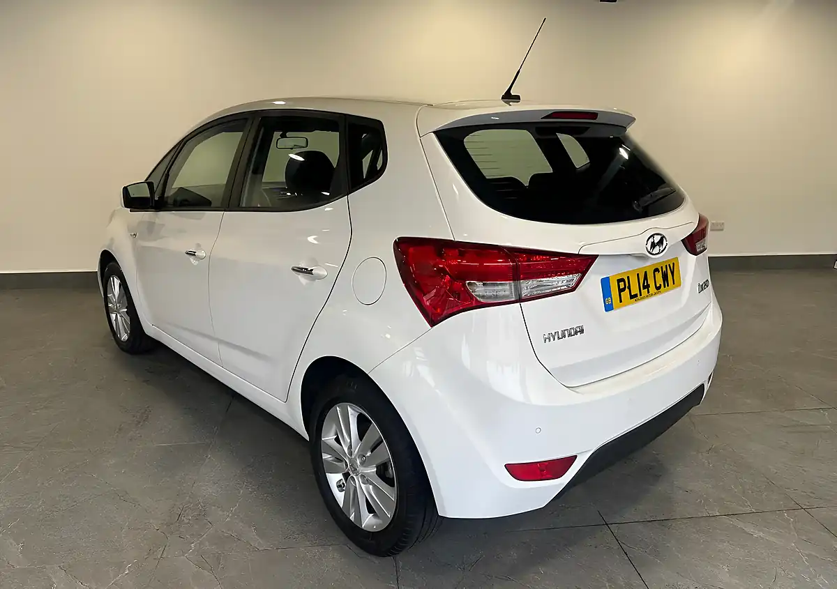 Used 2014 Hyundai ix20 Active White - Interior and Exterior details 5