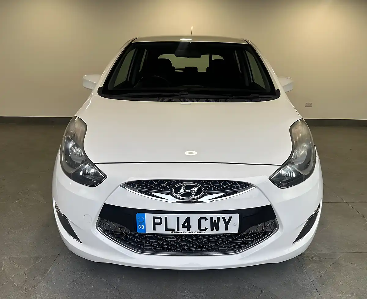 Used 2014 Hyundai ix20 Active White - Interior and Exterior details 8